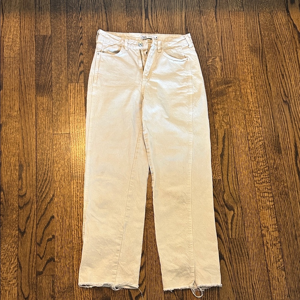Zara Women's Straight Leg Cream Jeans